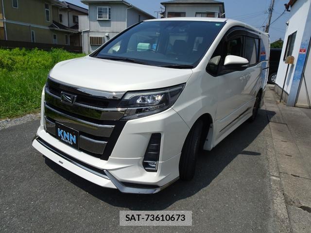 Toyota NOAH 2017-10 8222511-2