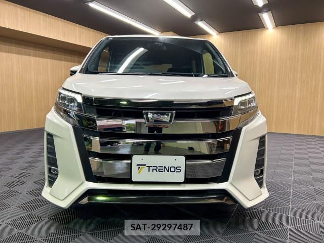 Toyota NOAH 2017-09 8222519-1
