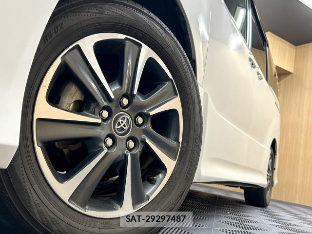 Toyota NOAH 2017-09 8222519-19