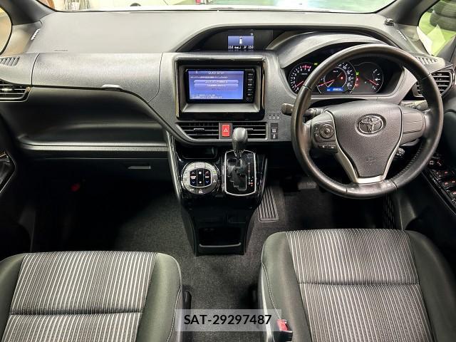 Toyota NOAH 2017-09 8222519-9