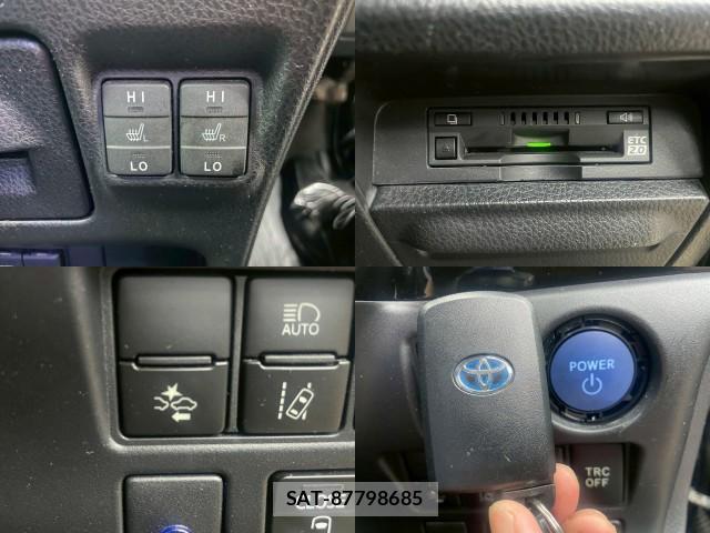 Toyota NOAH 2017-10 8222542-5