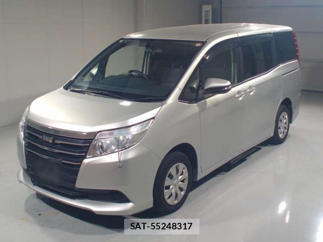 Toyota NOAH 2015-06 8222546-1