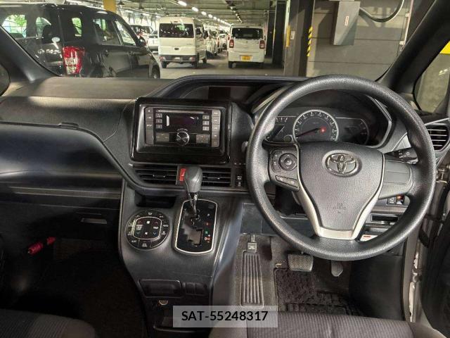 Toyota NOAH 2015-06 8222546-4