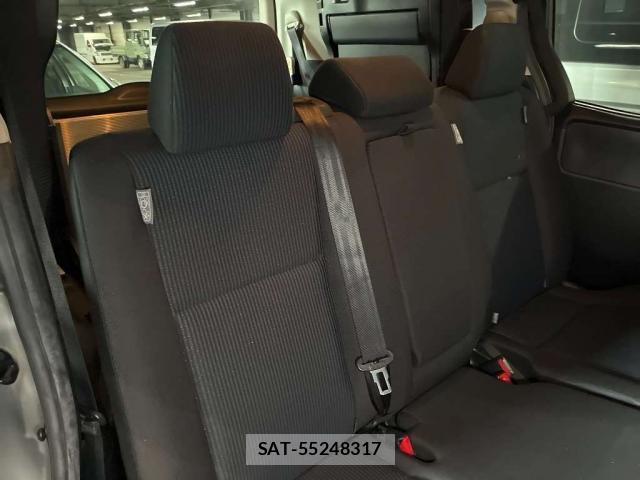 Toyota NOAH 2015-06 8222546-6