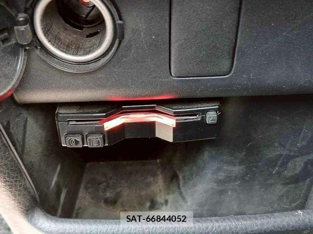 Toyota NOAH 2015-11 8222672-15