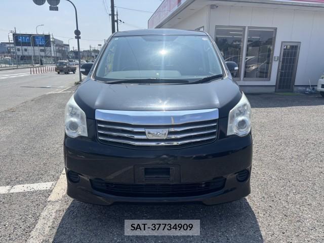 Toyota NOAH 2013-07 8222822-11