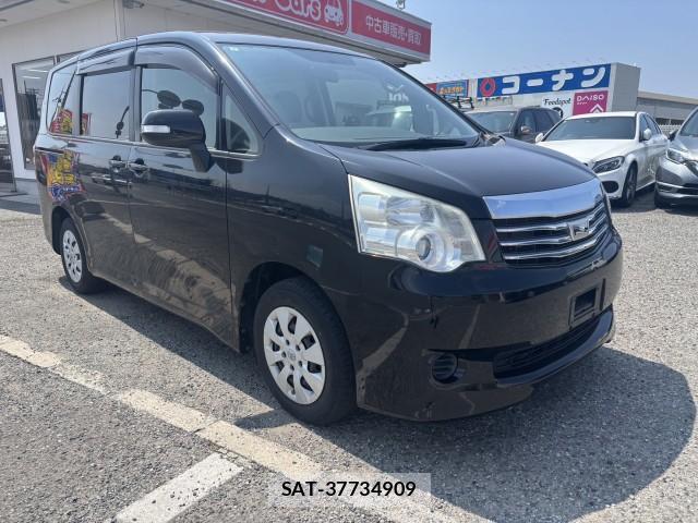 Toyota NOAH 2013-07 8222822-12