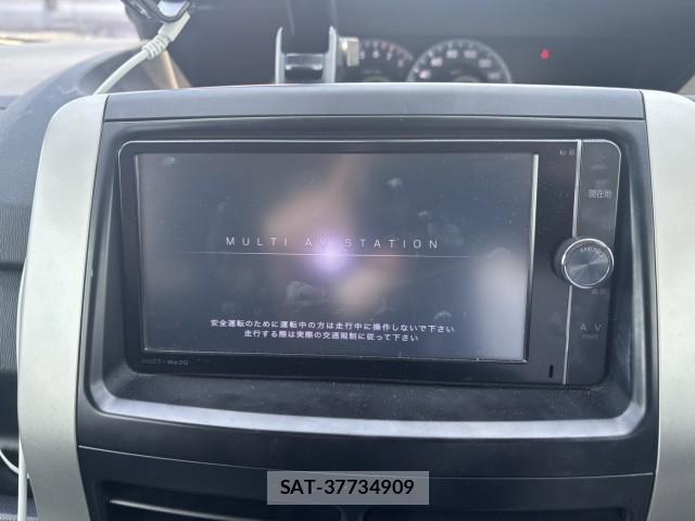 Toyota NOAH 2013-07 8222822-3
