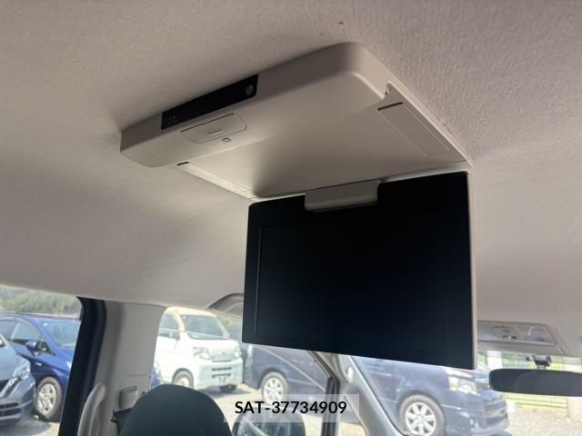 Toyota NOAH 2013-07 8222822-4