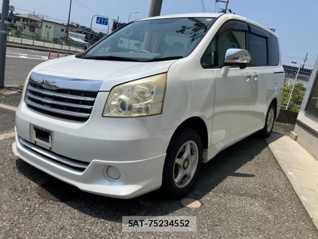 Toyota NOAH 2010-05 8222824-0