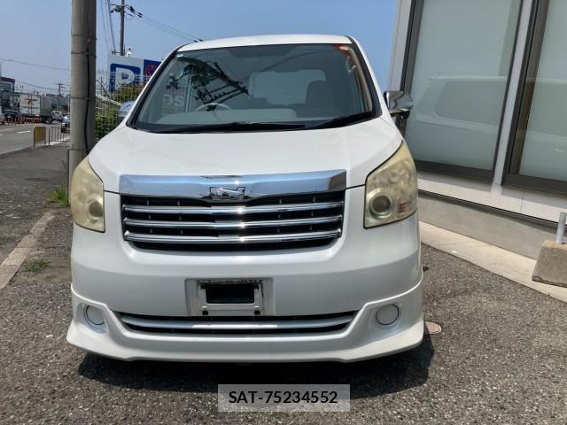 Toyota NOAH 2010-05 8222824-12