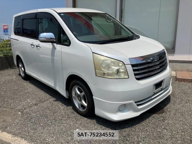 Toyota NOAH 2010-05 8222824-13