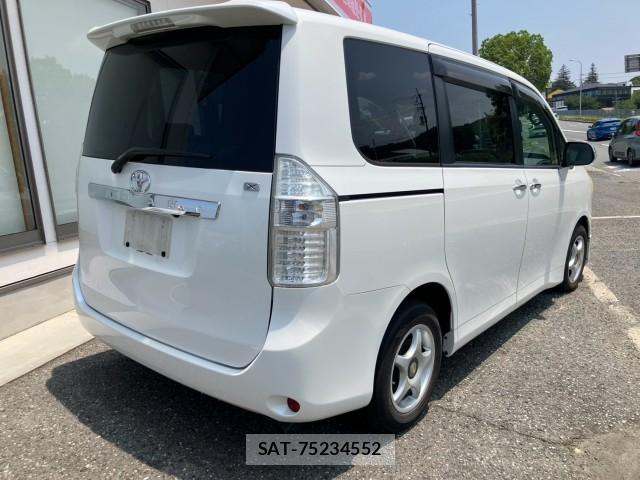 Toyota NOAH 2010-05 8222824-14
