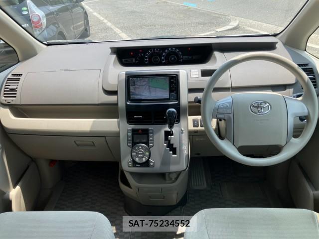 Toyota NOAH 2010-05 8222824-5