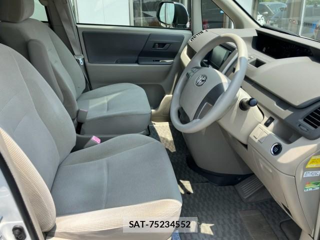 Toyota NOAH 2010-05 8222824-7