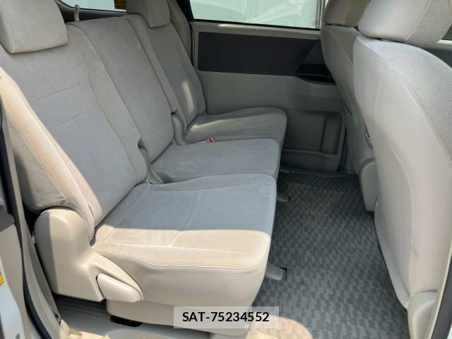 Toyota NOAH 2010-05 8222824-8