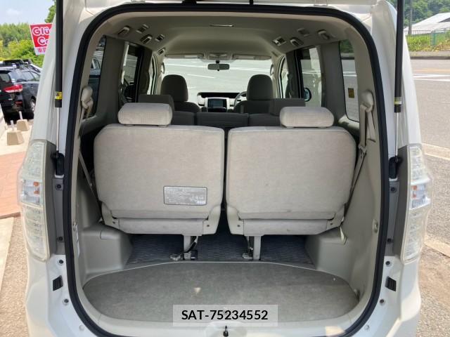 Toyota NOAH 2010-05 8222824-9