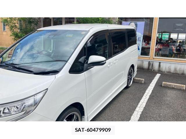 Toyota NOAH 2018-04 8222856-12
