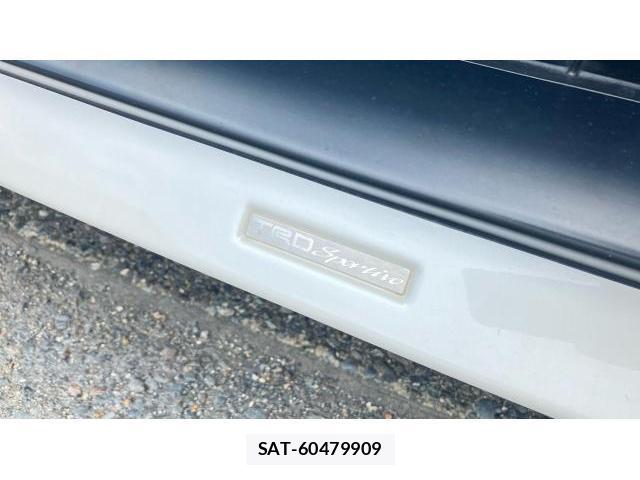 Toyota NOAH 2018-04 8222856-6