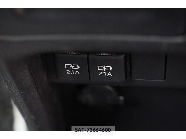Toyota NOAH 2017-12 8223268-10