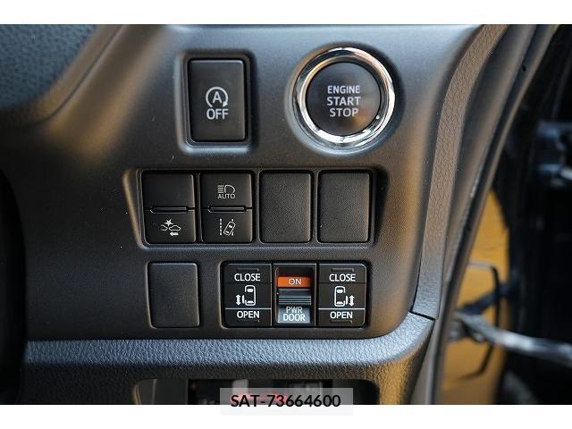 Toyota NOAH 2017-12 8223268-7