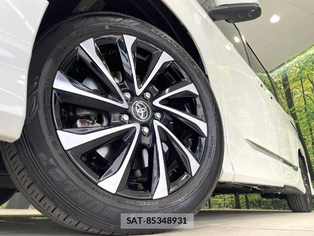 Toyota NOAH 2025-08 8223280-13
