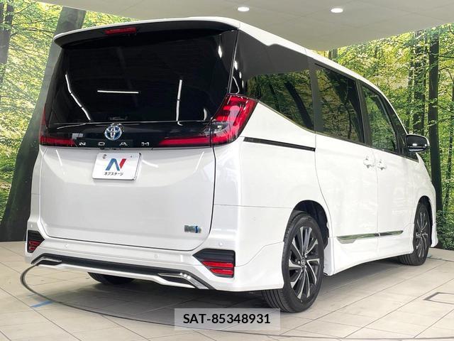 Toyota NOAH 2025-08 8223280-17