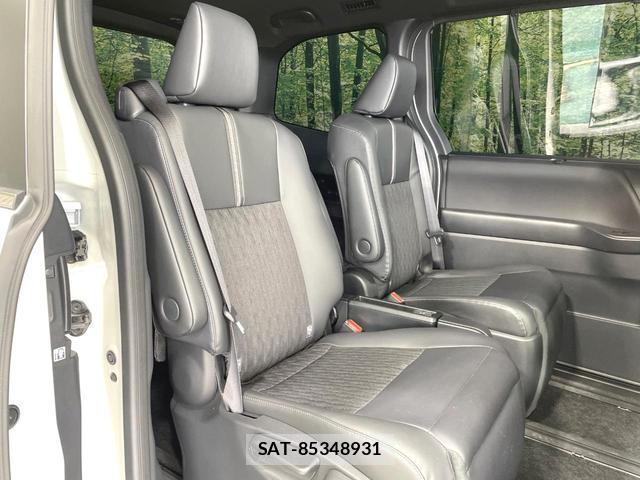Toyota NOAH 2025-08 8223280-8