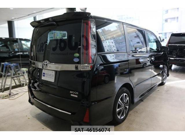 Toyota NOAH 2018-03 8223333-1