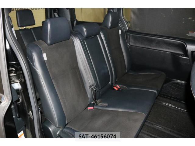 Toyota NOAH 2018-03 8223333-6