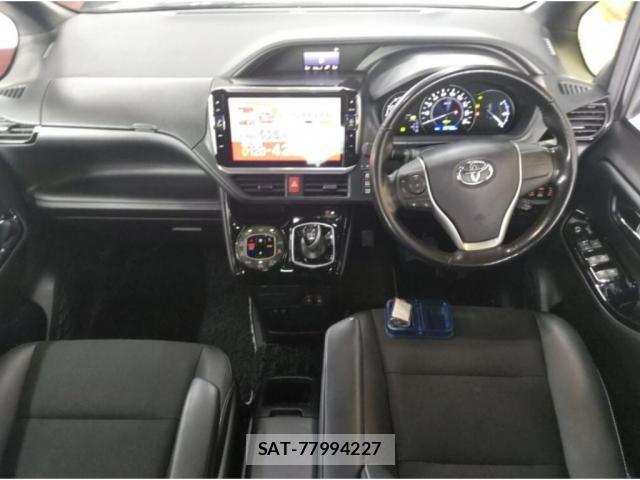 Toyota NOAH 2018-09 8223478-2