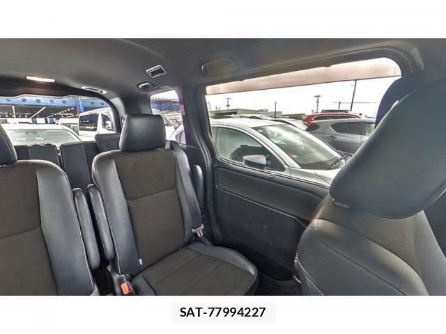Toyota NOAH 2018-09 8223478-6