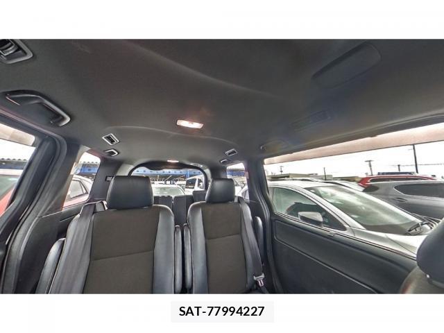 Toyota NOAH 2018-09 8223478-7