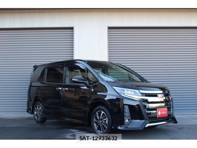 Toyota NOAH 2017-12 8223692-1