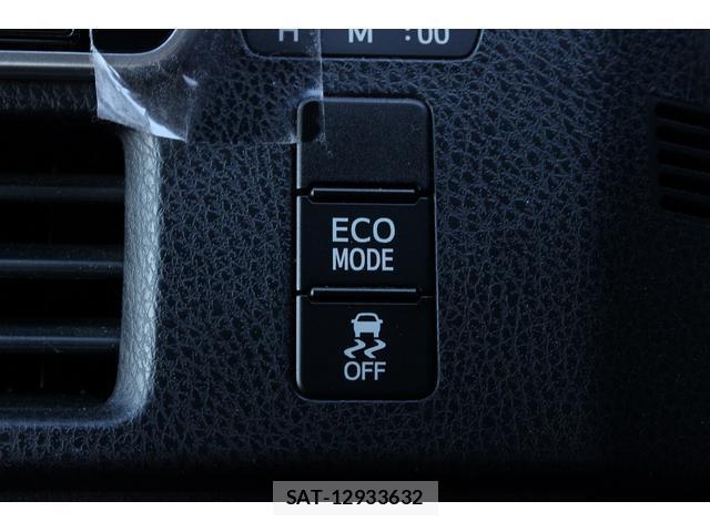 Toyota NOAH 2017-12 8223692-18