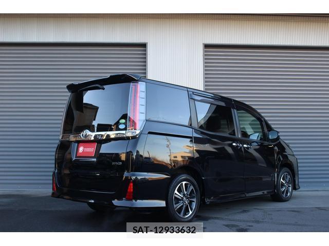 Toyota NOAH 2017-12 8223692-2
