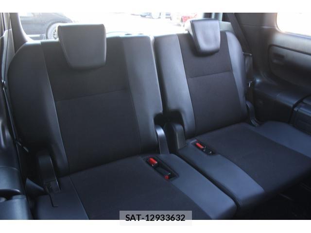 Toyota NOAH 2017-12 8223692-8