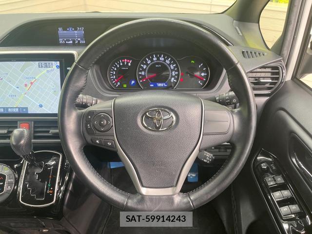 Toyota NOAH 2019-08 8224005-11