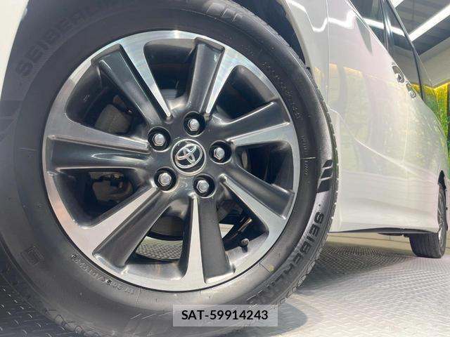 Toyota NOAH 2019-08 8224005-13