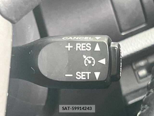 Toyota NOAH 2019-08 8224005-6