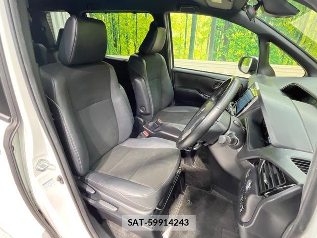 Toyota NOAH 2019-08 8224005-7