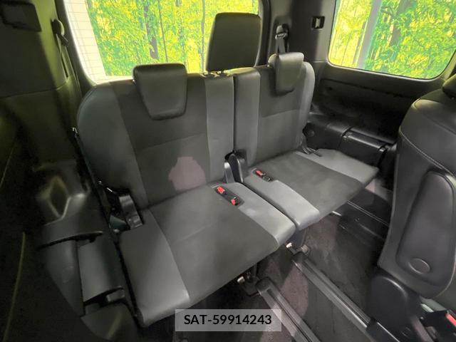 Toyota NOAH 2019-08 8224005-9