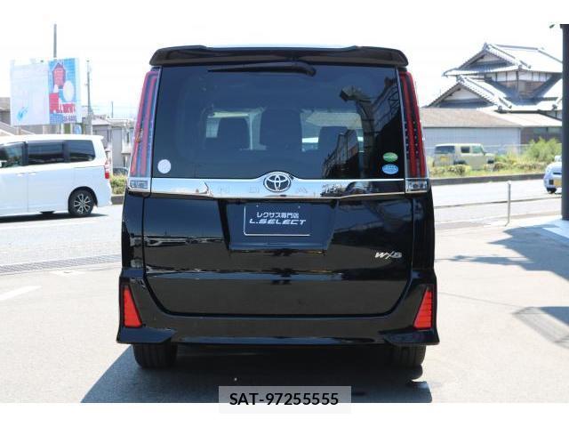 Toyota NOAH 2018-02 8224104-12
