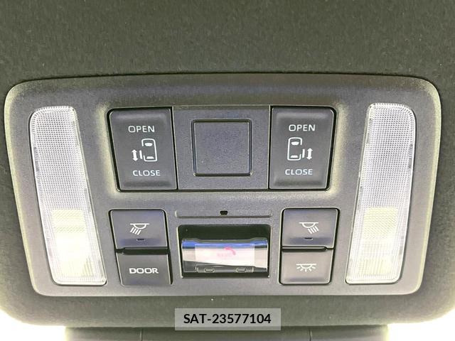 Toyota NOAH 2023-04 8224137-4