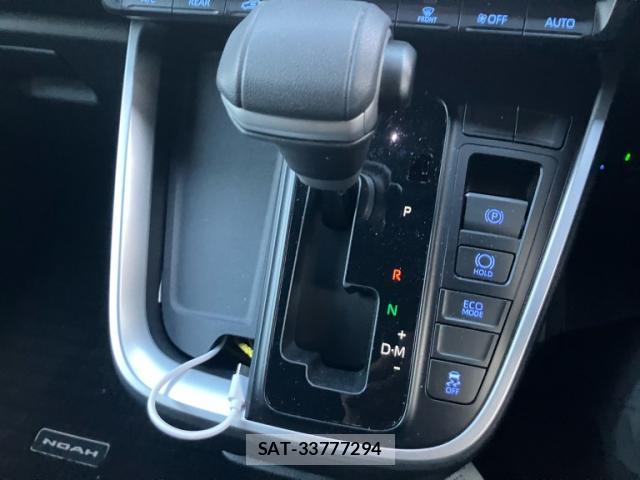 Toyota NOAH 2024-01 8224386-15