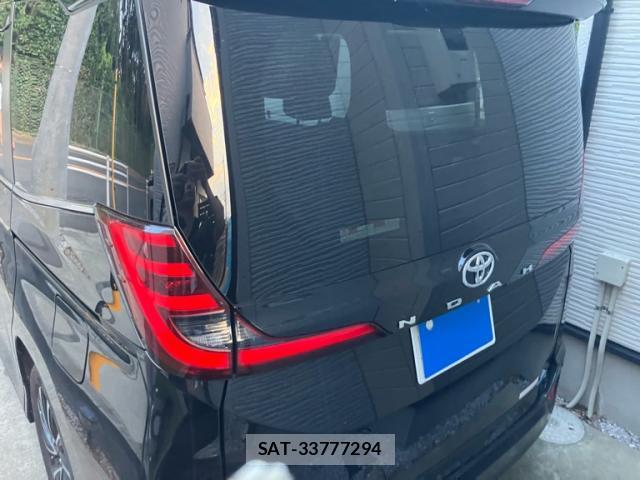 Toyota NOAH 2024-01 8224386-2