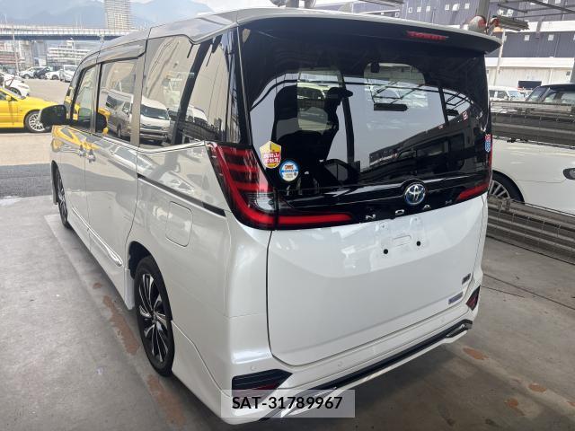 Toyota NOAH 2024-04 8224487-1