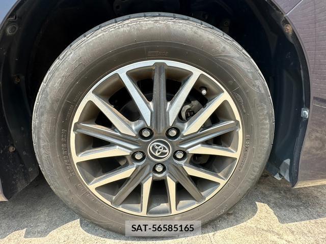 Toyota NOAH 2017-06 8224661-19