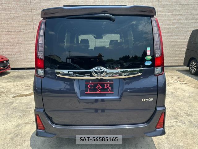 Toyota NOAH 2017-06 8224661-4