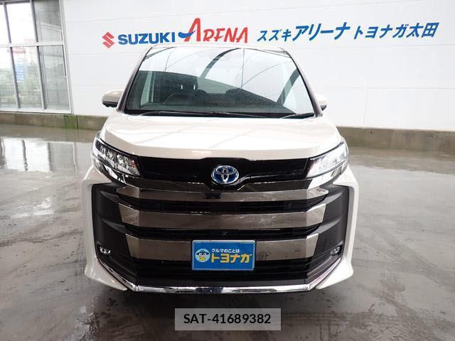 Toyota NOAH 2023-10 8224759-1